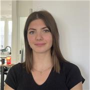 Après deux ans de classe préparatoire aux grandes écoles de commerce, je suis étudiante à Skema Business School à Lille. Je suis disponible pour donner des cours particuliers de mathématiques ou de français à des élèves (primaire, collège,lycée), en visio